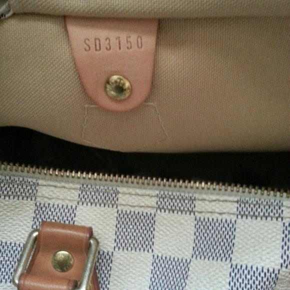 Louis Vuitton - Picture 4 of 4