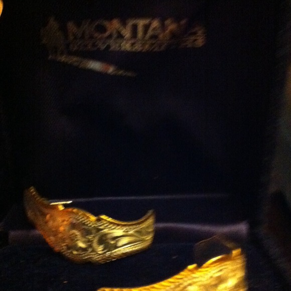 Montana. Silver j hoop pierces earrings.