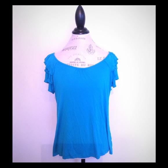 Darling ruffled sleeve top