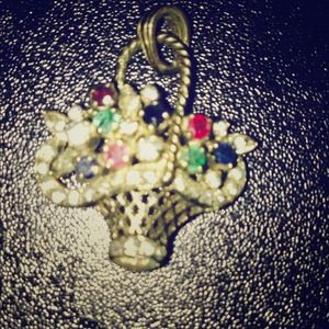 Vintage flower girl pendant!