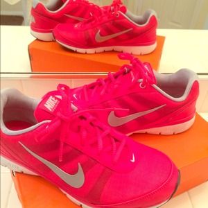 Red Nike Air Total Core Running Shoes