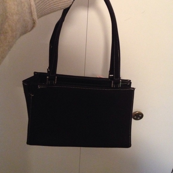 Black purse with light pink accent now - Picture 3 of 3