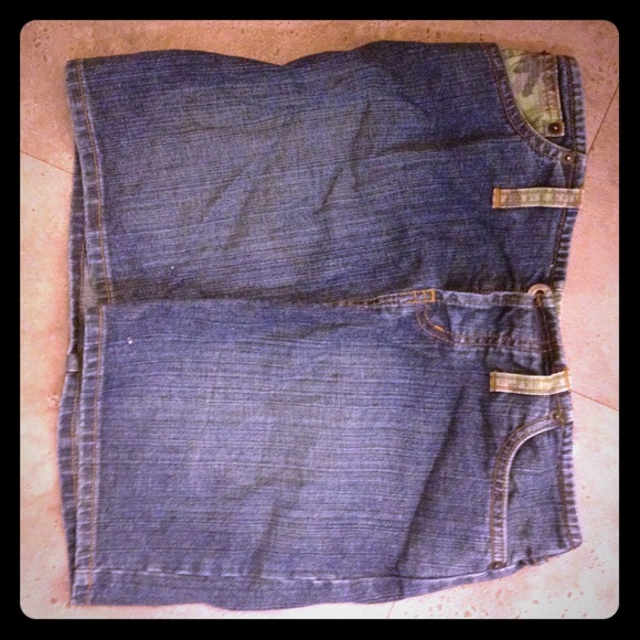 Analog jean skirt with camo detail