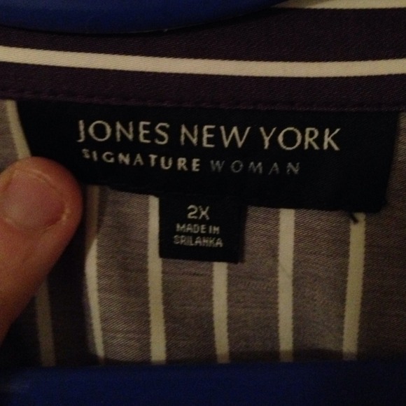 Dressy top - Picture 3 of 4