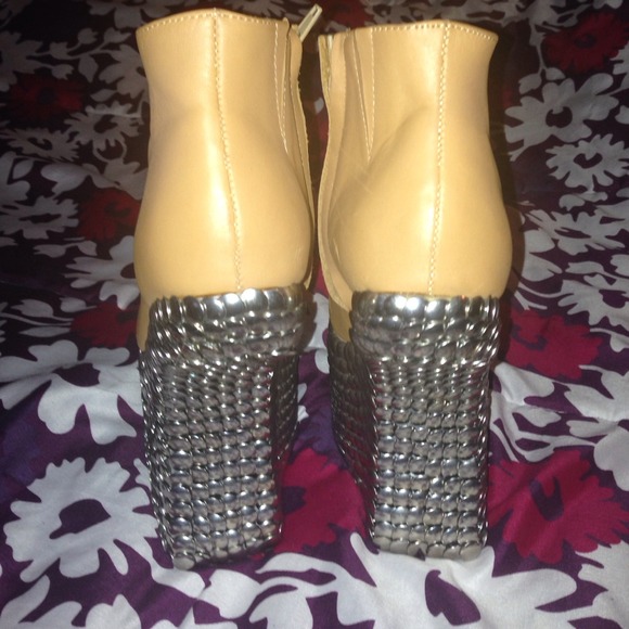 💢💢 HEEL-LESS BOOTIE💢💢 NEVER WORN 😍 - Picture 3 of 3