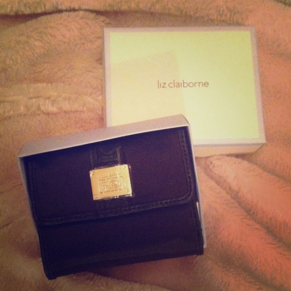 Liz Claiborne wallet