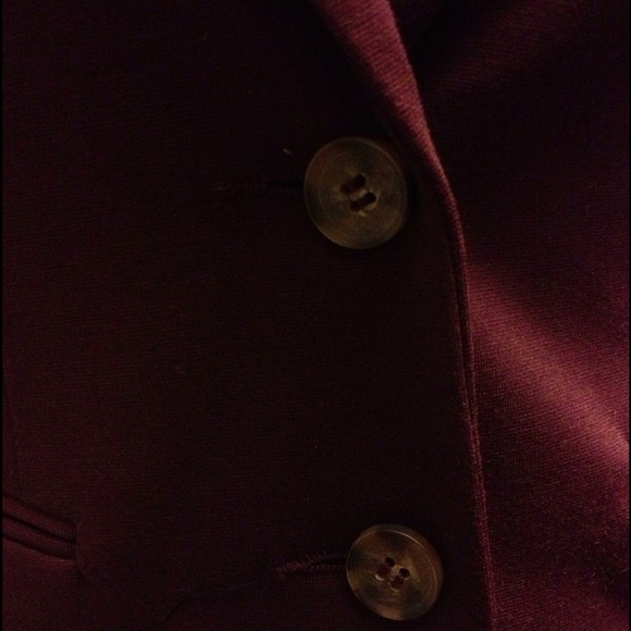 SOLD Beautiful eggplant color H&M blazer - Picture 2 of 2