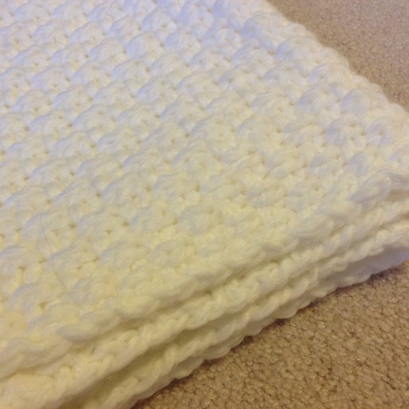 SOLD - Forever21 Thick White Winter Scarf