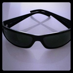 Black Ray Ban sunglasses