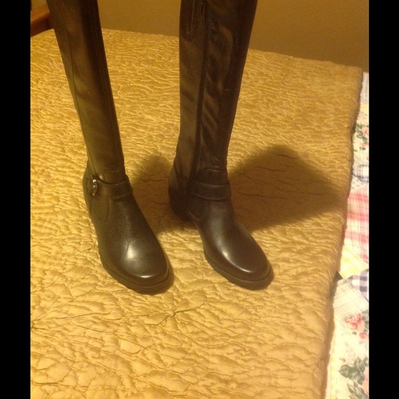 Black leather riding boots