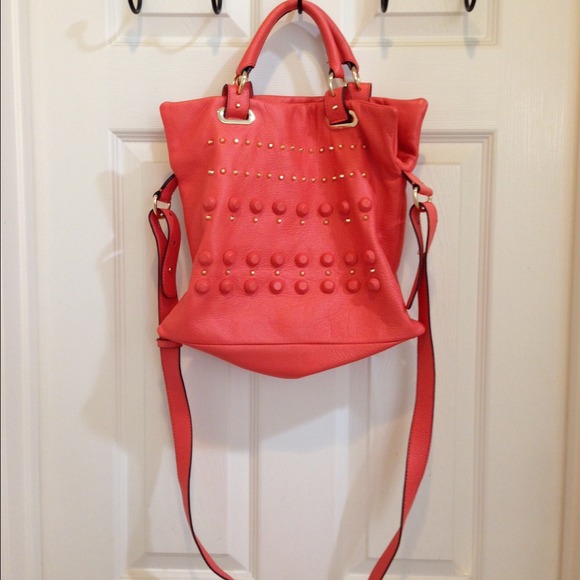 Handbags - ✨Vince Camuto coral purse✨