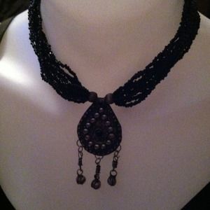Blk bead silver accent choker !!!