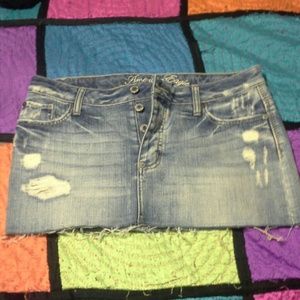 *SOLD ON VINTED* LIKE NEW AE jean skirt