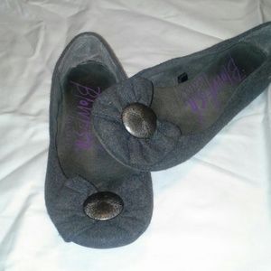 Blowfish grey bow flats