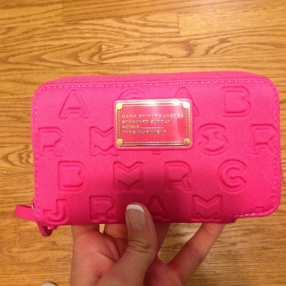 🌟SOLD🌟 pink Marc Jacobs wristlet
