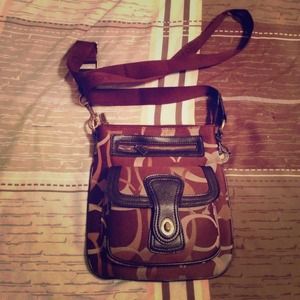 Cross body coach purse