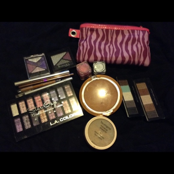 Makeup and nail polish bundle trade :)