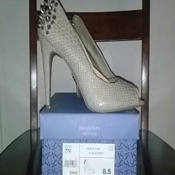 Heels - Picture 2 of 4