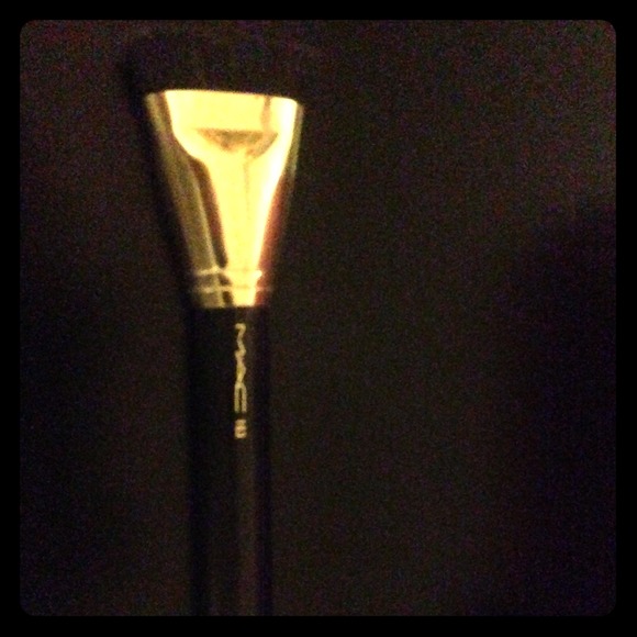MAC 163 brush