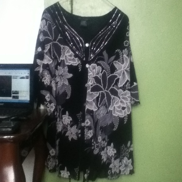 Black floral top