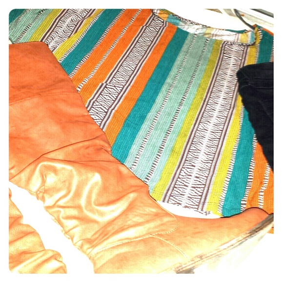 Tribal top