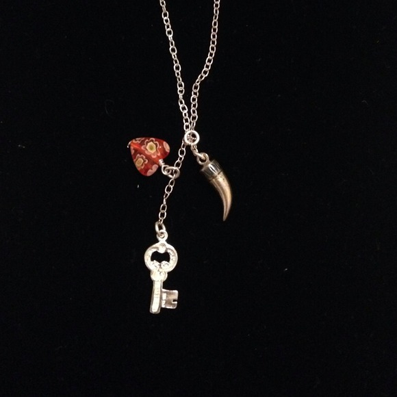 Delicate sterling silver necklace!