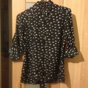 Sofia Vergara button down tie bottom shirt