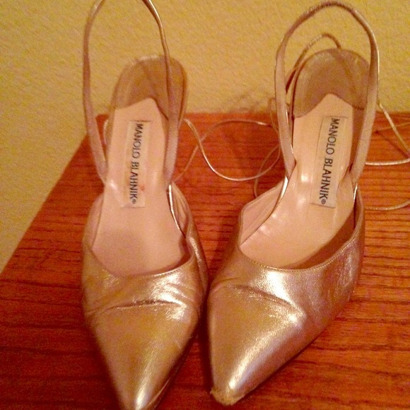 Vintage Gold Manolo Blahnik Mid Heel Size 37