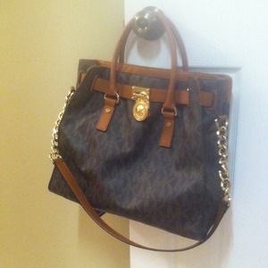 Michael kors purse