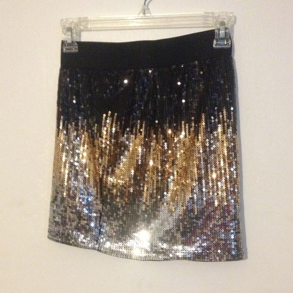 Dresses & Skirts - Sequin skirt