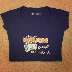 Hooters girl crop top