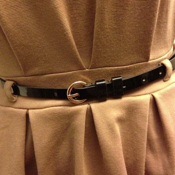 SOLD 🎉Host Pick 🎉Peter Pan Collar peplum top - Picture 3 of 4