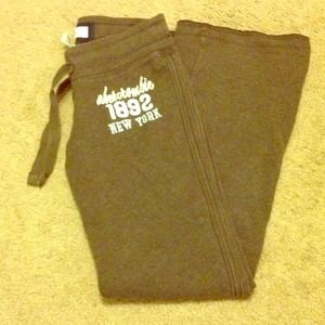 Brown Abercrombie kids sweatpants size M