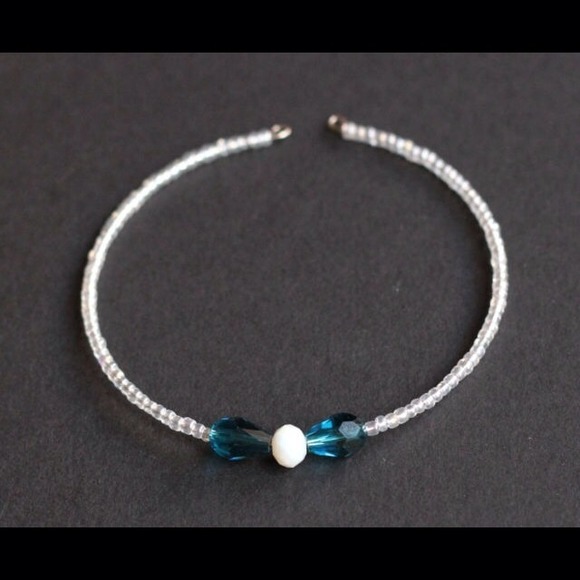 Elegant Swarovski crystals bow bracelet or armlet - Picture 2 of 4