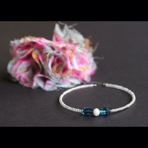 Elegant Swarovski crystals bow bracelet or armlet - Picture 3 of 4