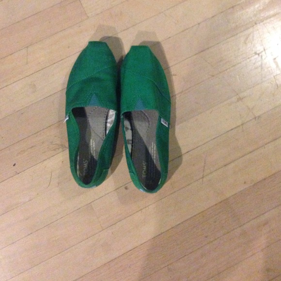 Teal colored Toms ON HOLD