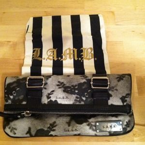 L.A.M.B- Clutch