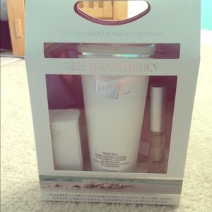 BRAND NEW! Deep sea cosmetics nail kit!