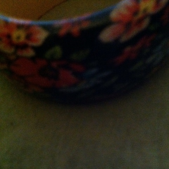 Floral bracelet. Medium sized wrist. - Picture 2 of 3