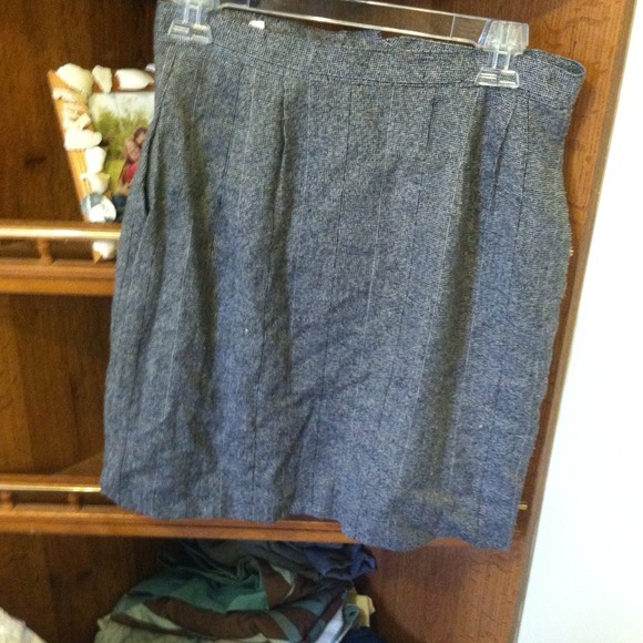 Grey skirt