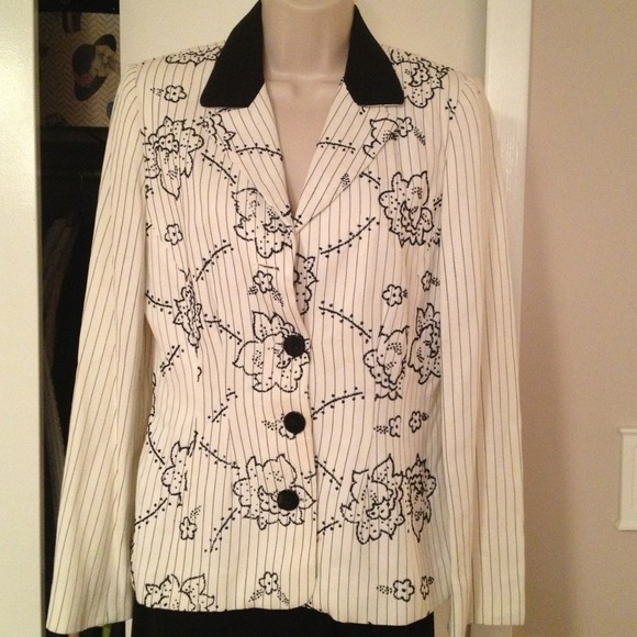 Suit jacket - Picture 1 of 3