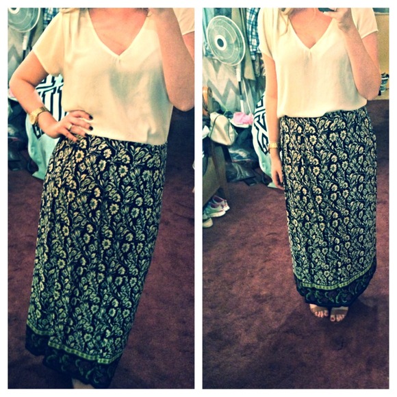 Vintage boho maxi skirt!