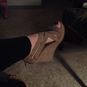 Sand color wedges