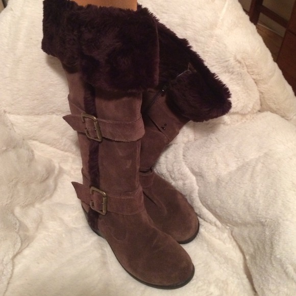 Chocolate brown suede boots - Picture 1 of 3