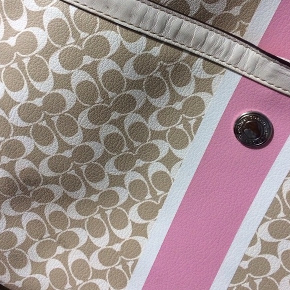 ❌❌SOLD❌❌ Coach Big Bag - Picture 2 of 4