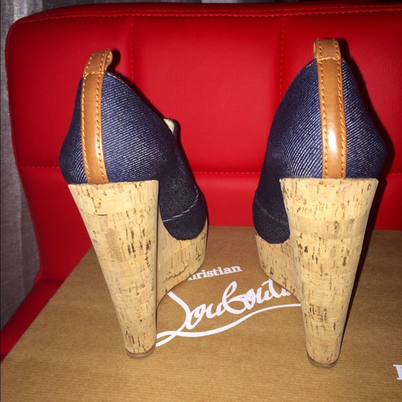 💢SOLD💢debra denim Wedge denim 100% Authentic - Picture 4 of 4