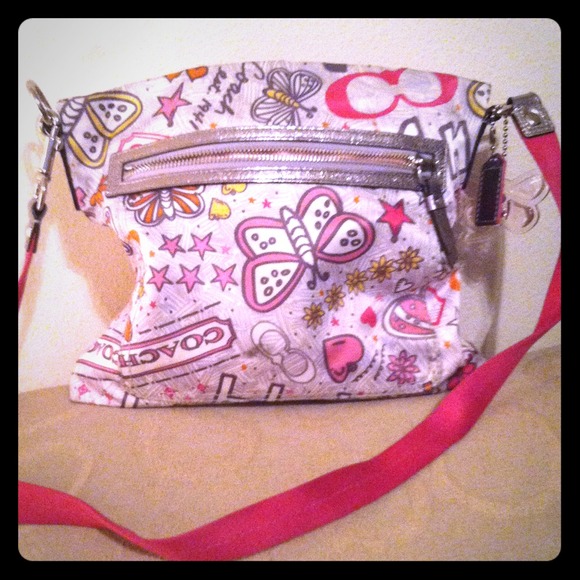 PRICE REDUCED Authentic COACH POPPY handbag!