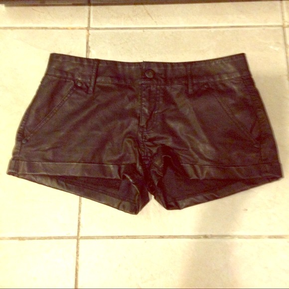 🚫Bundle of 5 items🚫 Black skirt not shown.
