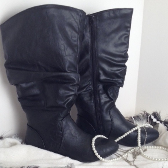 🎉🎉HOST PICK🎉🎉. WIDE CALF FAUX LEATHER BOOTS!! - Picture 2 of 4