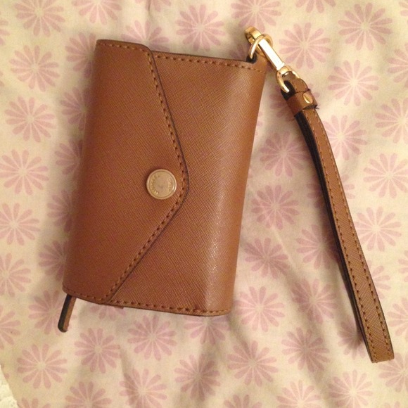 ❌❌SOLD❌❌Michael kors iPhone wristlet